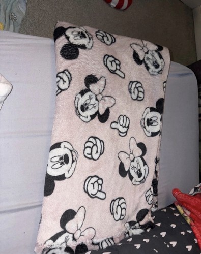 Mickey and minnie light pink - minnie,