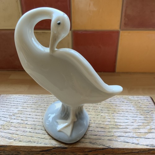 Lladro preening duck - preening,