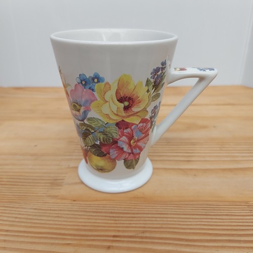 Royal norfolk angular floral - royal,