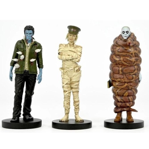 Neca beetlejuice figures - 3″,