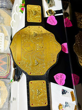 big gold world heavyweight