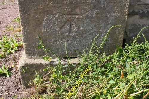 Photo 6x4 benchmark - photo,