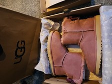 Brand New Ugg Mini Bailey Bow Size 4