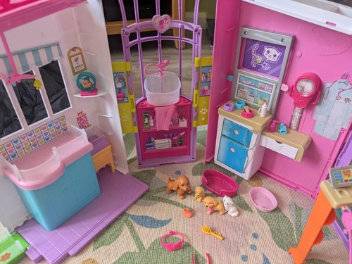 Barbie vet house - barbie,