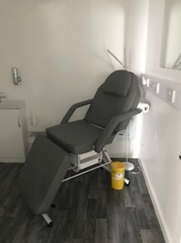 Salon beauty chairs will - 2, chairs.