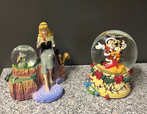 Disney mickey and pluto - mickey,