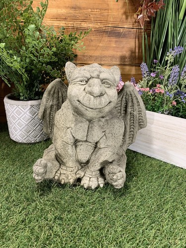 Stone garden gargoyle - ,