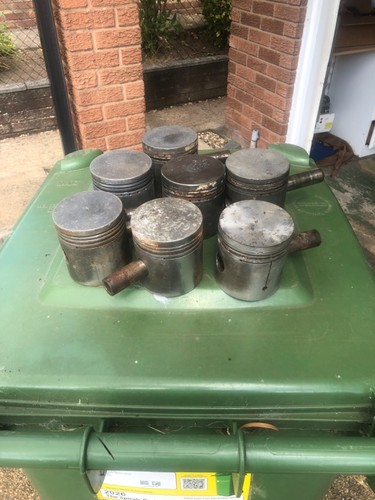 Triumph tr3 tr2 pistons - tr2,
