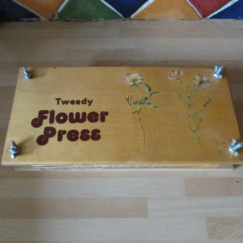 Tweedy vintage wooden flower