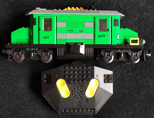 Lego cargo train deluxe - train,