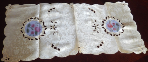 One floral table runner golden - runner,