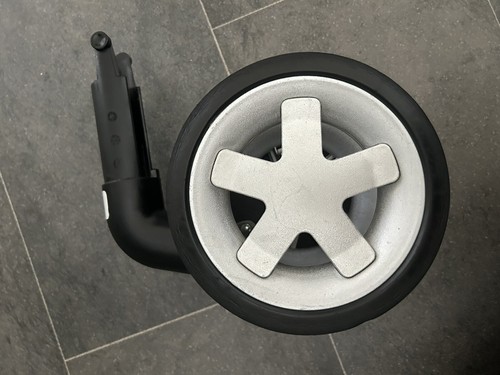 Quinny buzz front wheel used - front,