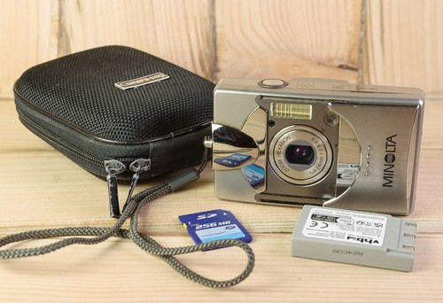Minolta dimage g500 - dimage, vintage
