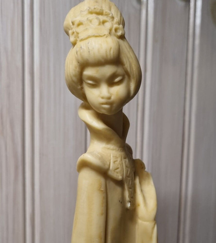 Large vintage oriental resin - large,