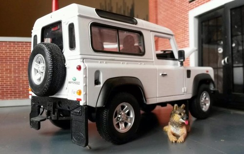 Land rover defender white - 90,