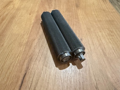 Rollers for machine tobacco - for,