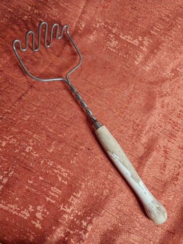 Metal wire potato masher great - wire,