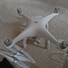 DJI Phantom 4 Drone Quadcopter