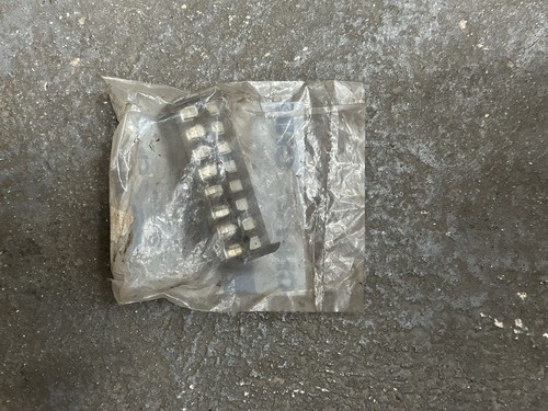 4998859 new holland fuse box - new,