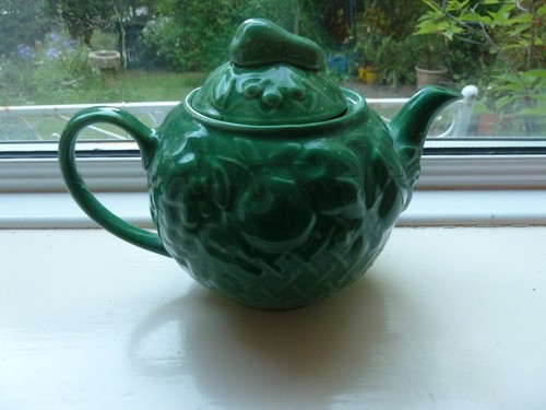 Vintage wade green - wade, glazed
