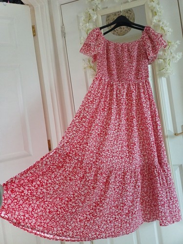 Pretty ditsy red white - , floral