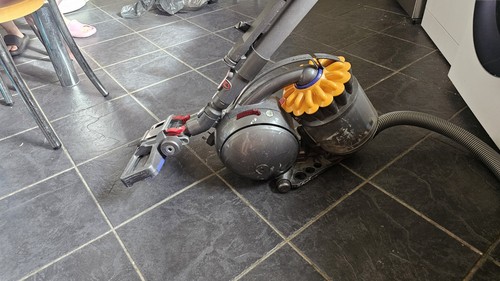 Dyson dc39 cylinder vacuum - dyson,