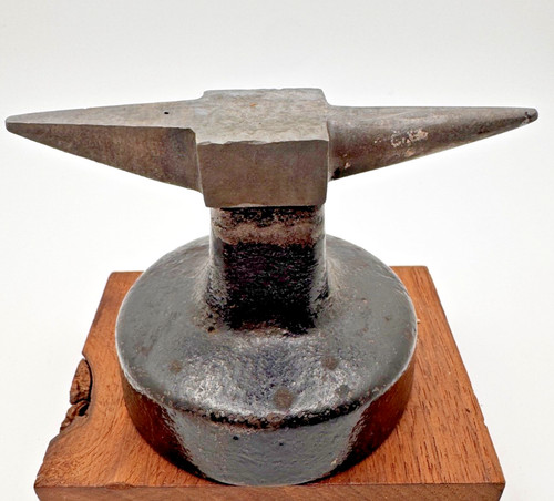 Anvil stand vintage - on,