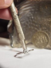 18CT WHITE GOLD NATURAL