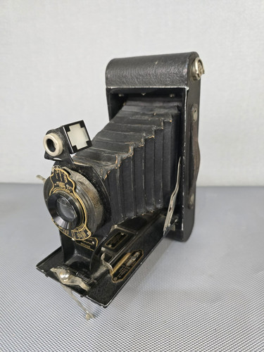 Vintage kodak brownie 2c - vintage, no.