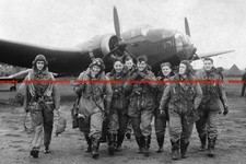 F009937 RAF bomber crew 1940