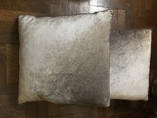 2 X Laura Ashley Nigella