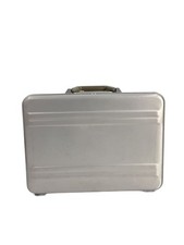 ZERO HALLIBURTON attaché case