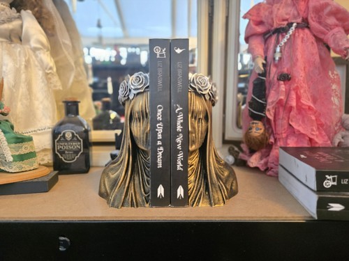 Silent bride bookend veiled - silent,