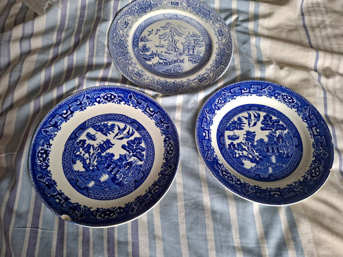 Piece blue white willow - &,