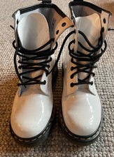 Women’s Dr. Martens 1460 W