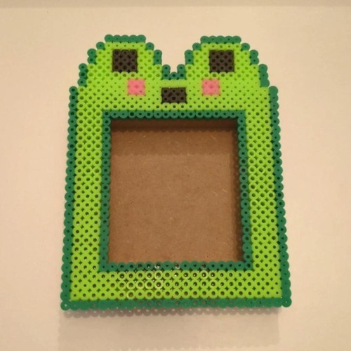 Green frog pixel 4x4 - pixel, photo
