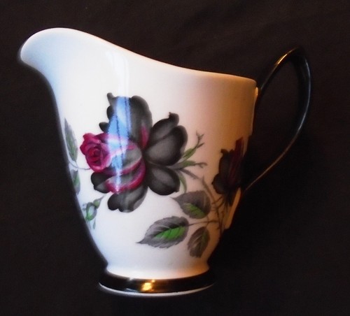 Royal albert masquerade large - royal,