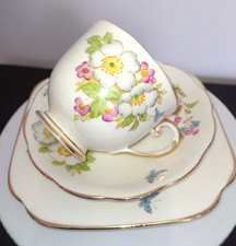 Roslyn Bone China Tea Trio • Daisy Floral Pattern • Cup Saucer Plate Vintage