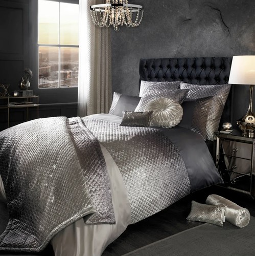 Stunning brand new kylie - stunning,