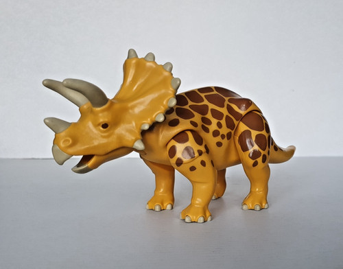 Playmobil triceratops dinosaur - triceratops,