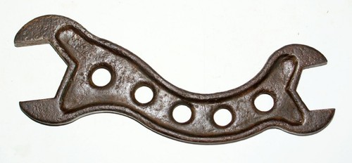 Unmarked round holes orphan - round,