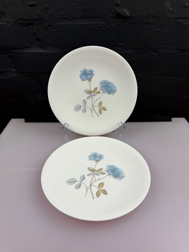 Wedgwood ice rose cake - rose, serivng