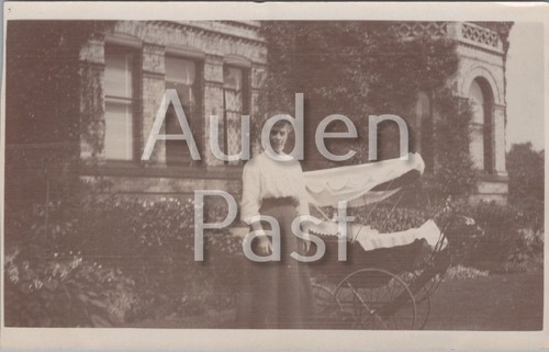 Vintage photograph woman - photograph, with