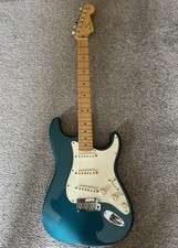 FENDER STRATOCASTER Electric Guitar, USA made, original Fender hard case