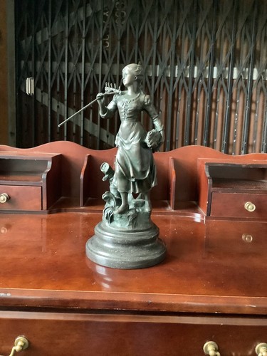 Bronze statue antique - statue,