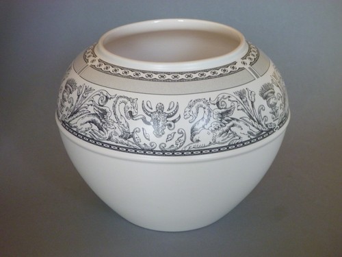 Wedgwood constrasts vase - vase,
