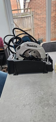 Makita hs7611j circular saw - hs7611j,