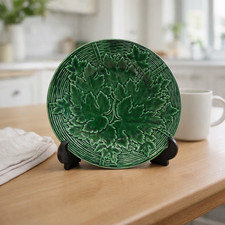 Majolica-Style Green Vine Leaf