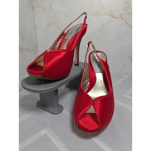 Diane hassall red - diane, peep