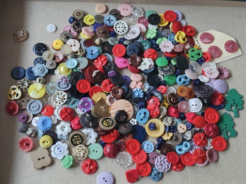 Job lot vintage buttons floral - job,
